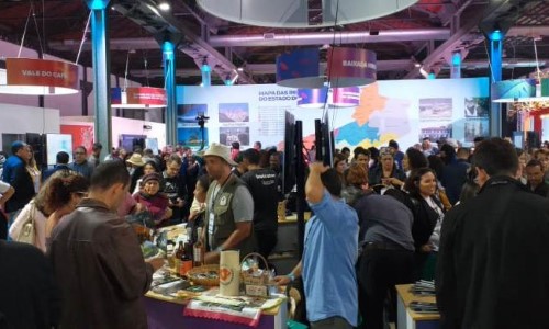Itatiaia divulga atrativos turísticos no Salão Estadual do Turismo, no Rio